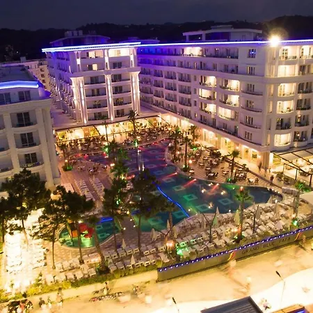 Grand Blue Fafa Resort & Spa-3